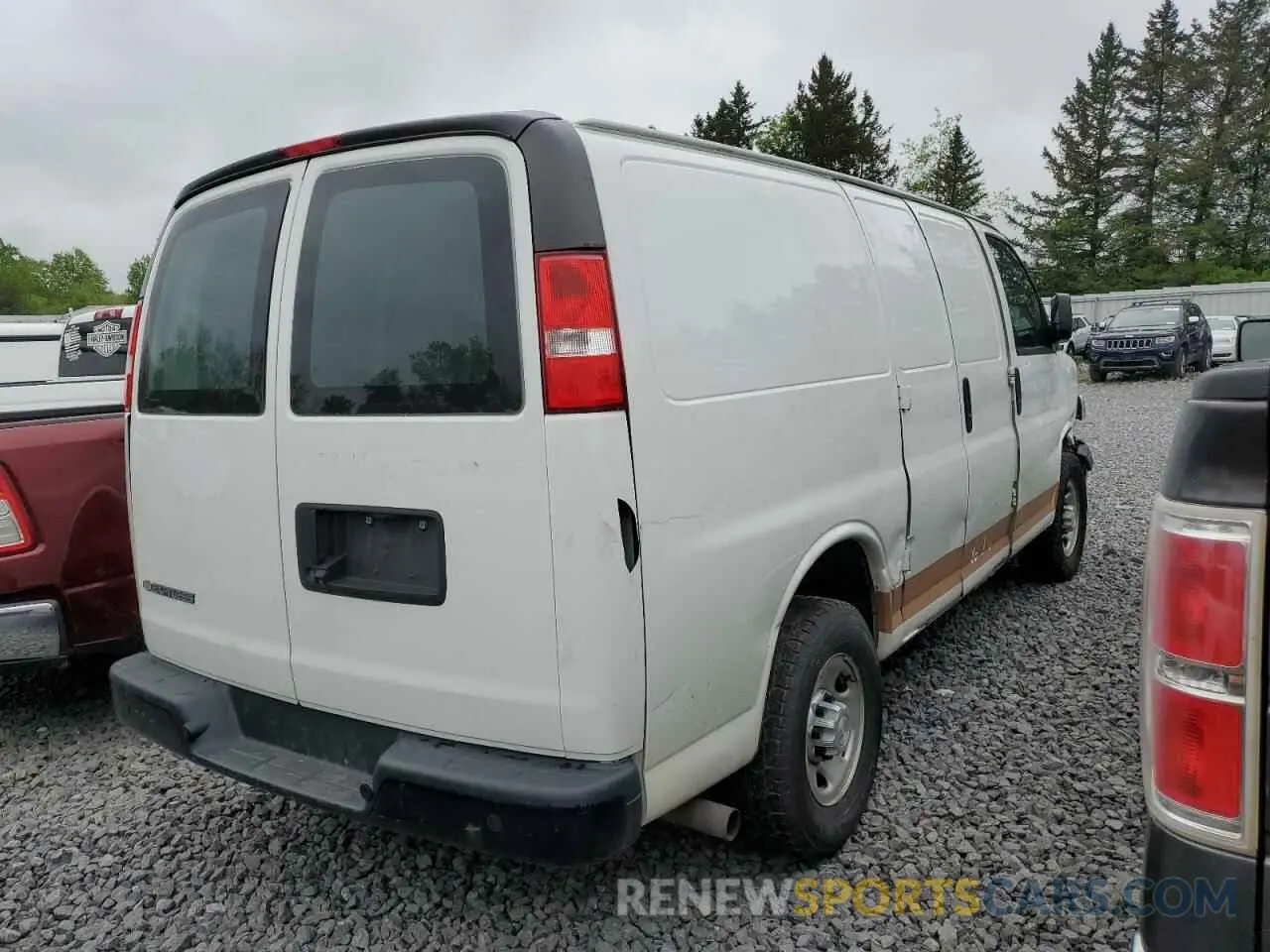 3 Photograph of a damaged car 1GCWGAFP4K1227186 CHEVROLET EXPRESS 2019