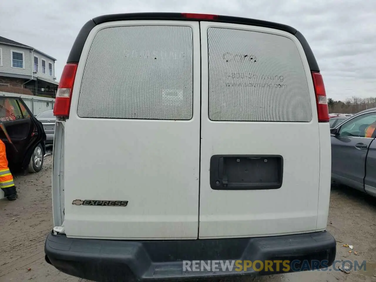 6 Photograph of a damaged car 1GCWGAFP7K1166738 CHEVROLET EXPRESS 2019
