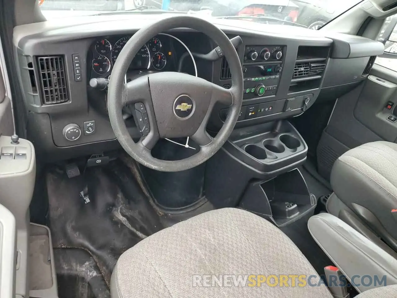 8 Photograph of a damaged car 1GCWGAFP7K1166738 CHEVROLET EXPRESS 2019