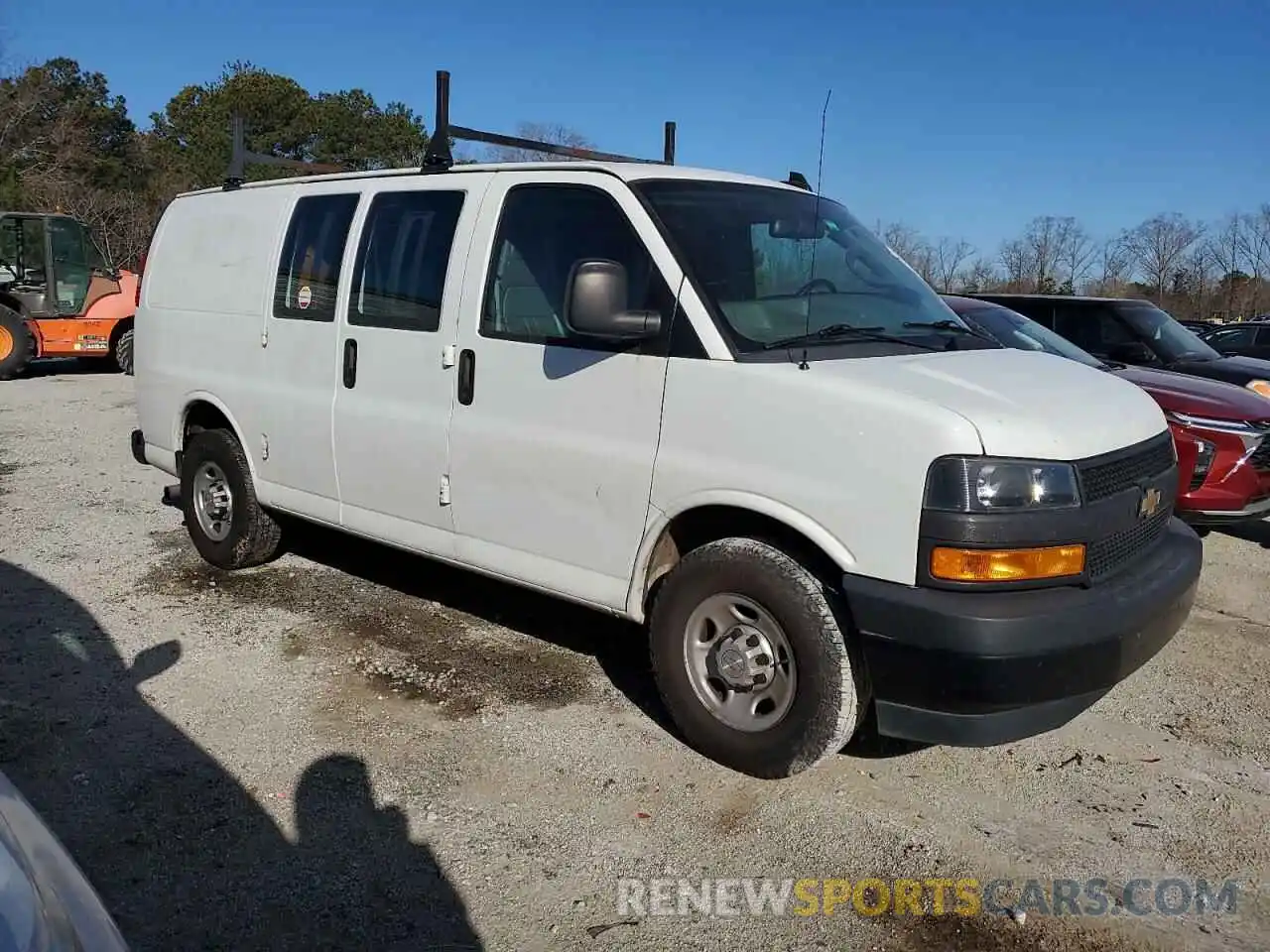 4 Photograph of a damaged car 1GCWGAFP8K1237252 CHEVROLET EXPRESS 2019