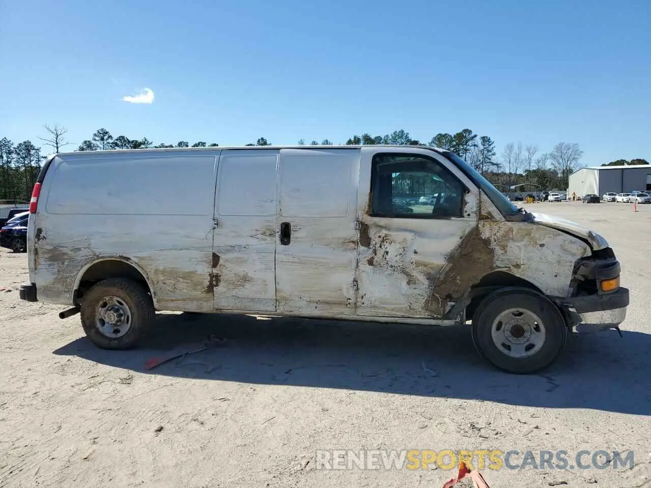 9 Photograph of a damaged car 1GCWGBFG2K1277946 CHEVROLET EXPRESS 2019