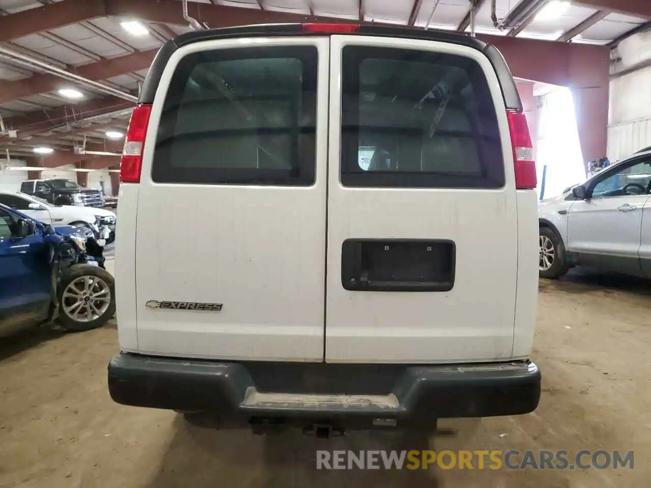 6 Photograph of a damaged car 1GCWGBFP2K1357599 CHEVROLET EXPRESS 2019