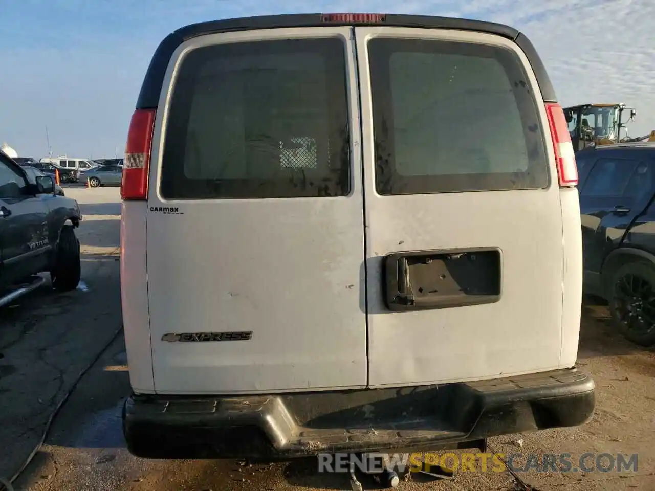 6 Photograph of a damaged car 1GCWGBFP3K1224883 CHEVROLET EXPRESS 2019