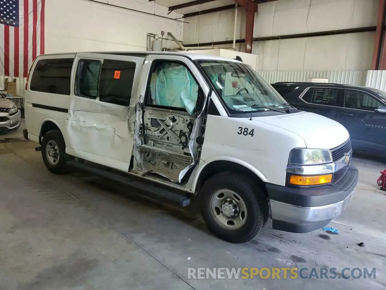4 Photograph of a damaged car 1GAWGFFP0L1269040 CHEVROLET EXPRESS 2020