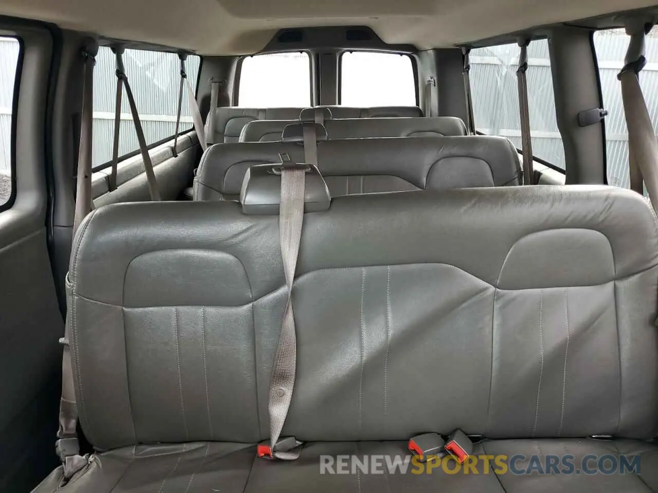10 Photograph of a damaged car 1GAZGNFG5L1268053 CHEVROLET EXPRESS 2020