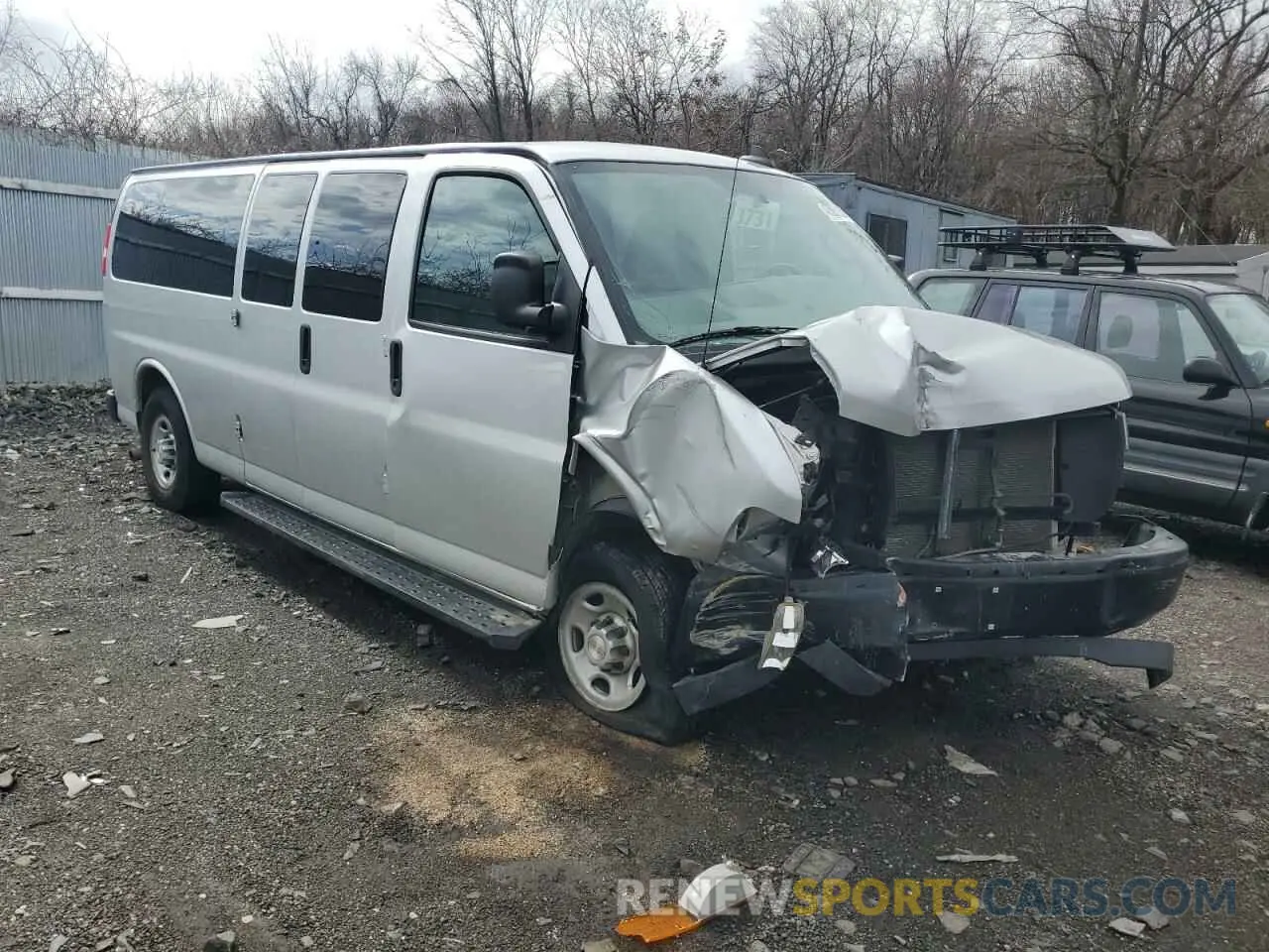 4 Photograph of a damaged car 1GAZGNFG5L1268053 CHEVROLET EXPRESS 2020