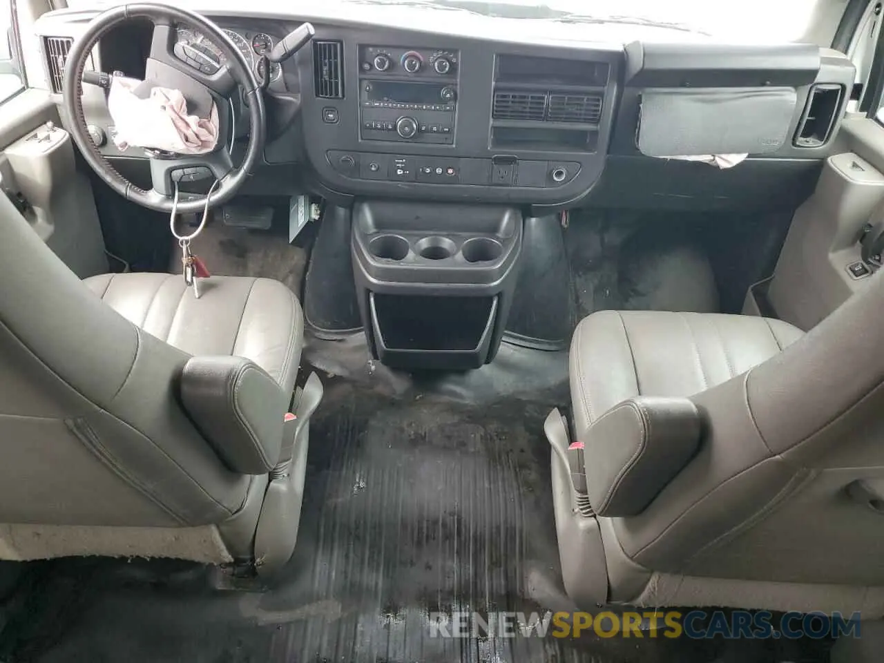 8 Photograph of a damaged car 1GAZGNFG5L1268053 CHEVROLET EXPRESS 2020