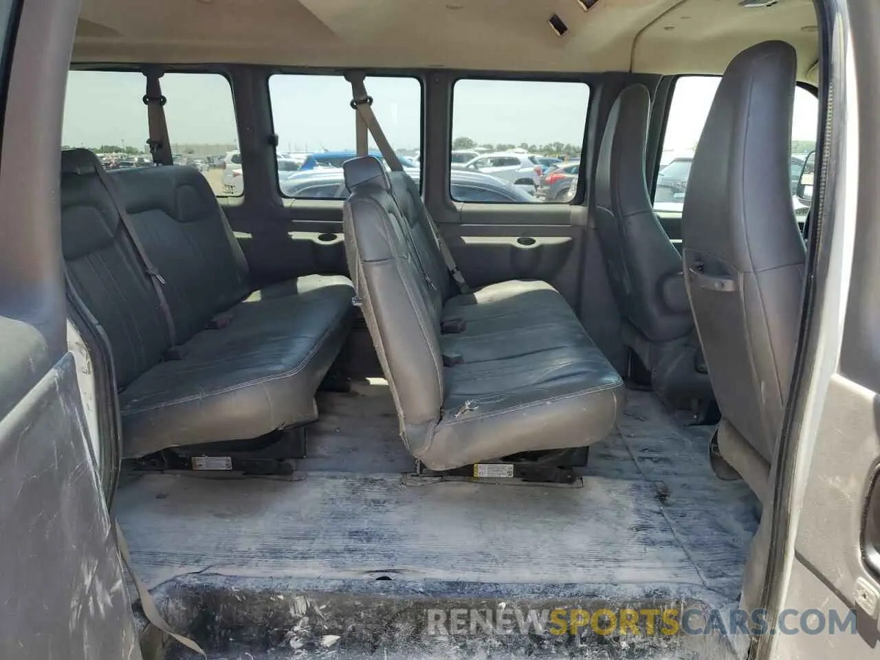 11 Photograph of a damaged car 1GAZGNFG6L1271561 CHEVROLET EXPRESS 2020