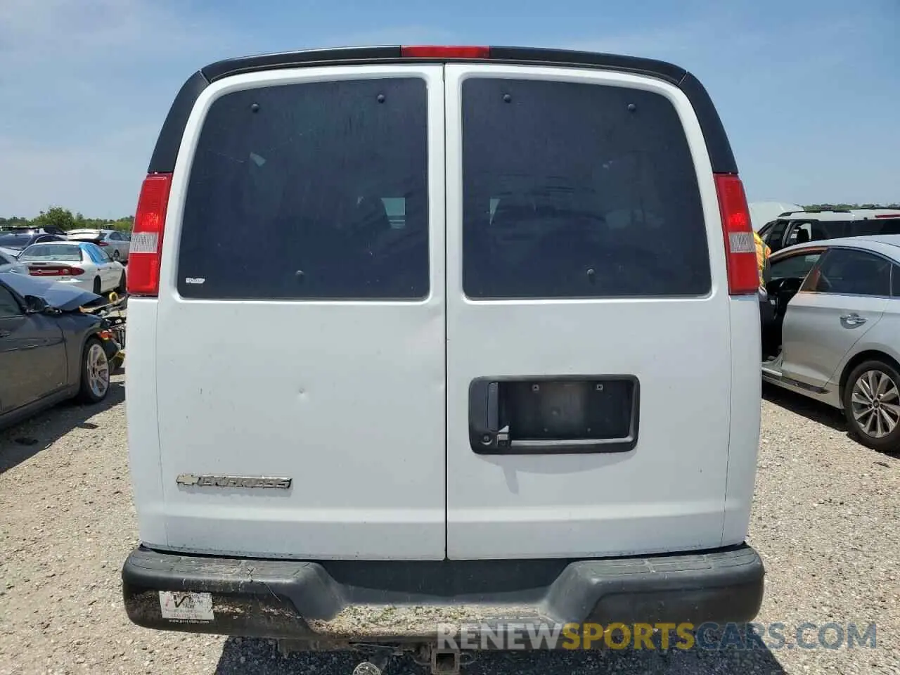 6 Photograph of a damaged car 1GAZGNFG6L1271561 CHEVROLET EXPRESS 2020