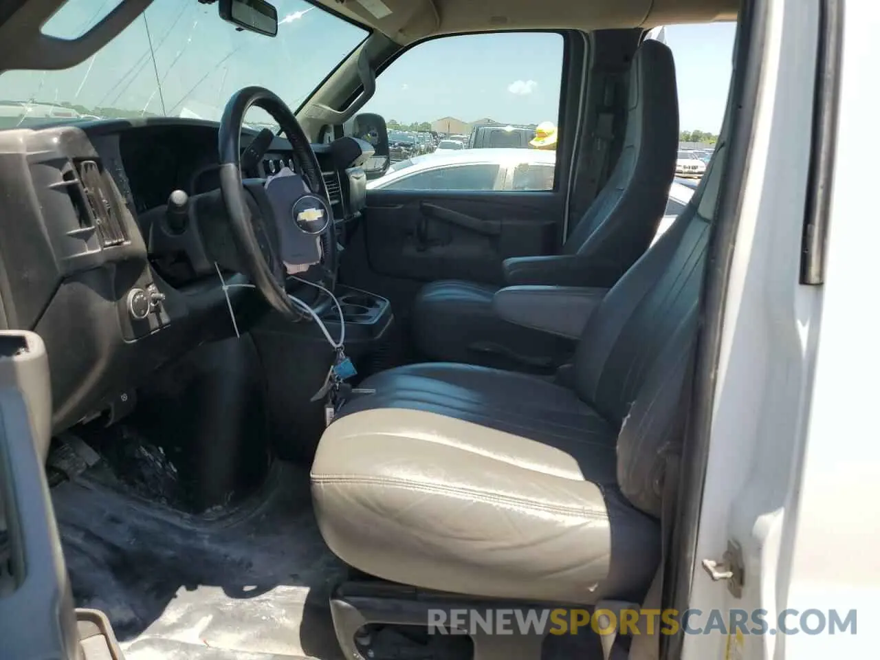 7 Photograph of a damaged car 1GAZGNFG6L1271561 CHEVROLET EXPRESS 2020