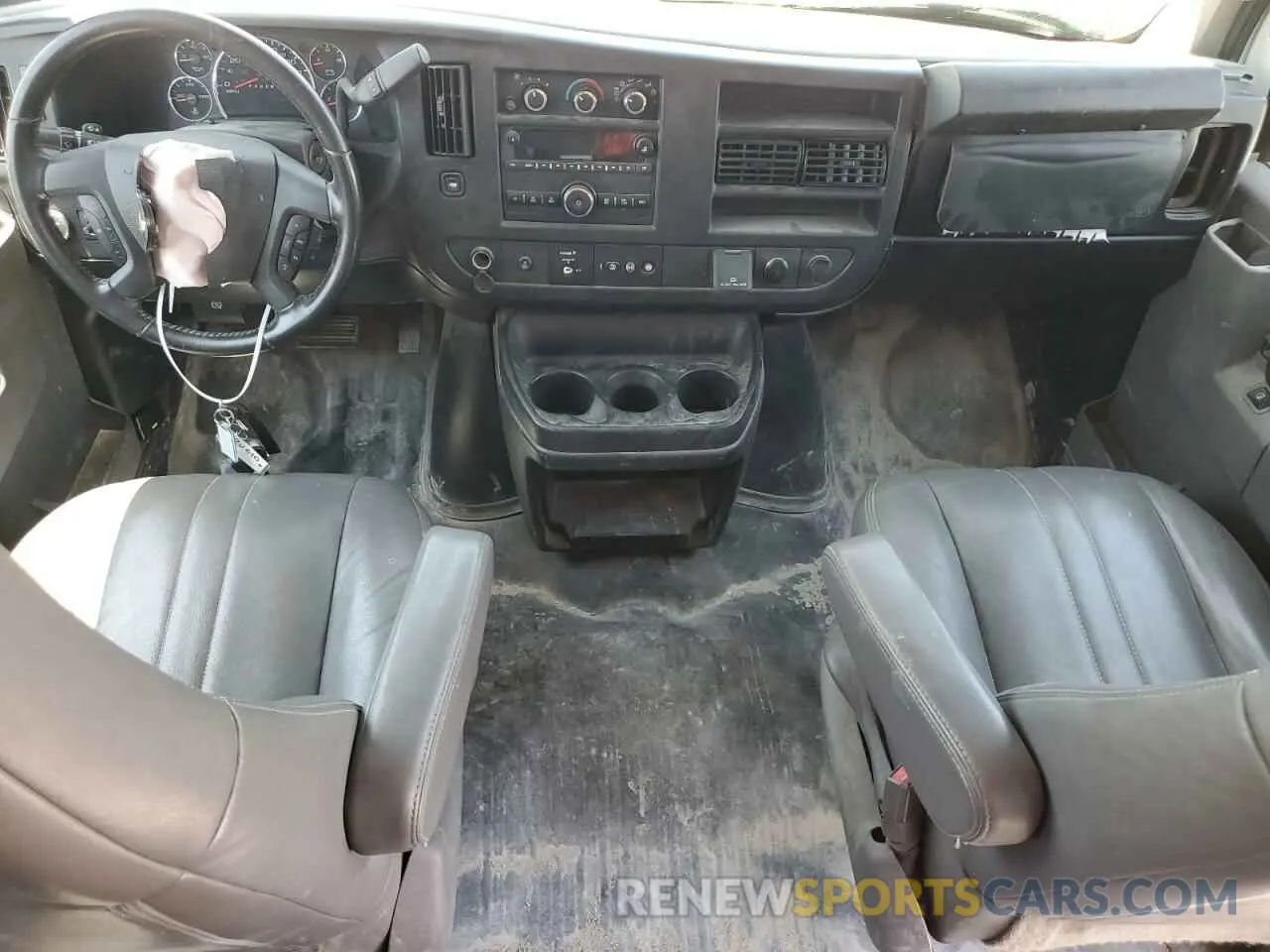 8 Photograph of a damaged car 1GAZGNFG6L1271561 CHEVROLET EXPRESS 2020