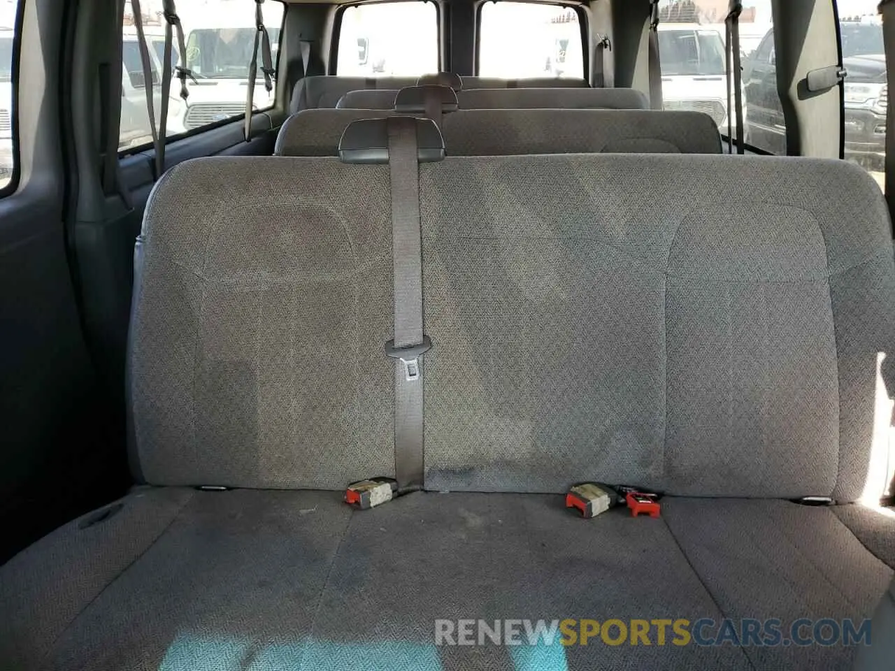 10 Photograph of a damaged car 1GAZGNFP5L1268456 CHEVROLET EXPRESS 2020
