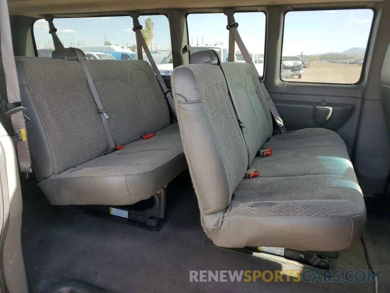 11 Photograph of a damaged car 1GAZGNFP5L1268456 CHEVROLET EXPRESS 2020