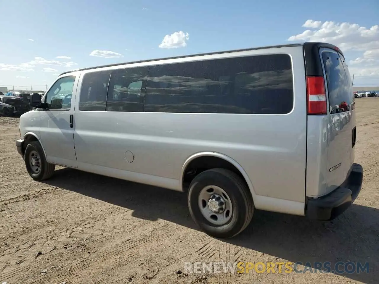 2 Photograph of a damaged car 1GAZGNFP5L1268456 CHEVROLET EXPRESS 2020