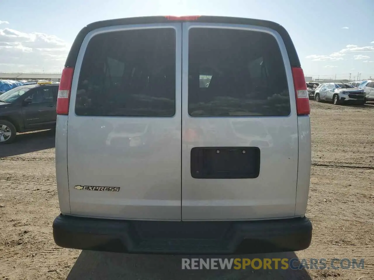 6 Photograph of a damaged car 1GAZGNFP5L1268456 CHEVROLET EXPRESS 2020
