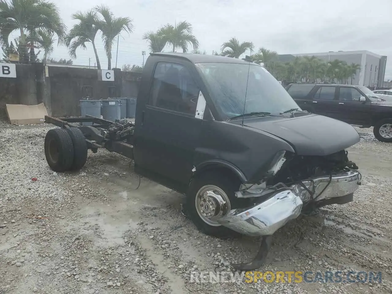 4 Photograph of a damaged car 1GB3GRFG1L1254739 CHEVROLET EXPRESS 2020