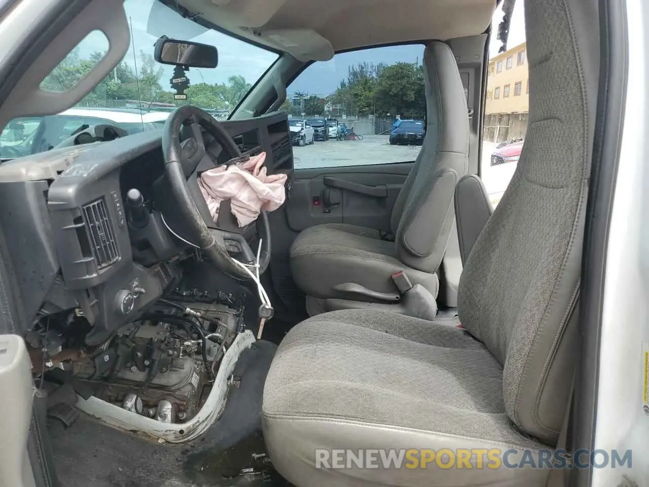 7 Photograph of a damaged car 1GB3GRFG1L1254739 CHEVROLET EXPRESS 2020