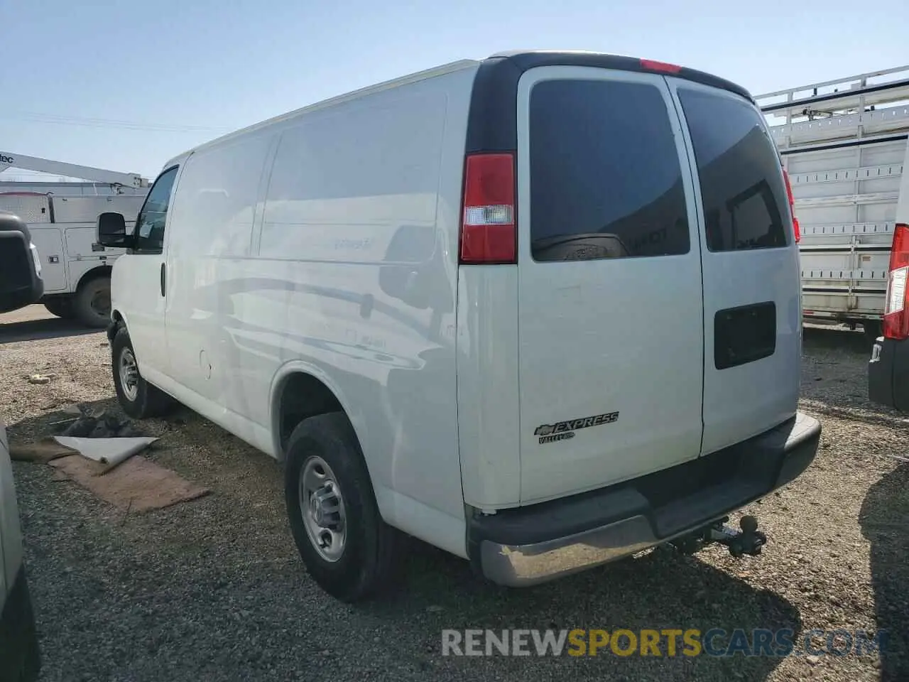 2 Photograph of a damaged car 1GCWGAFG0L1181244 CHEVROLET EXPRESS 2020