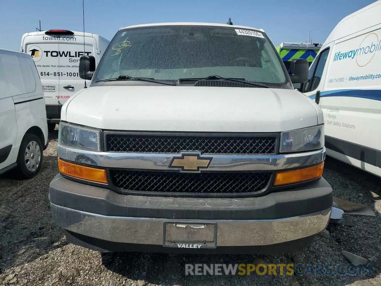 5 Photograph of a damaged car 1GCWGAFG0L1181244 CHEVROLET EXPRESS 2020