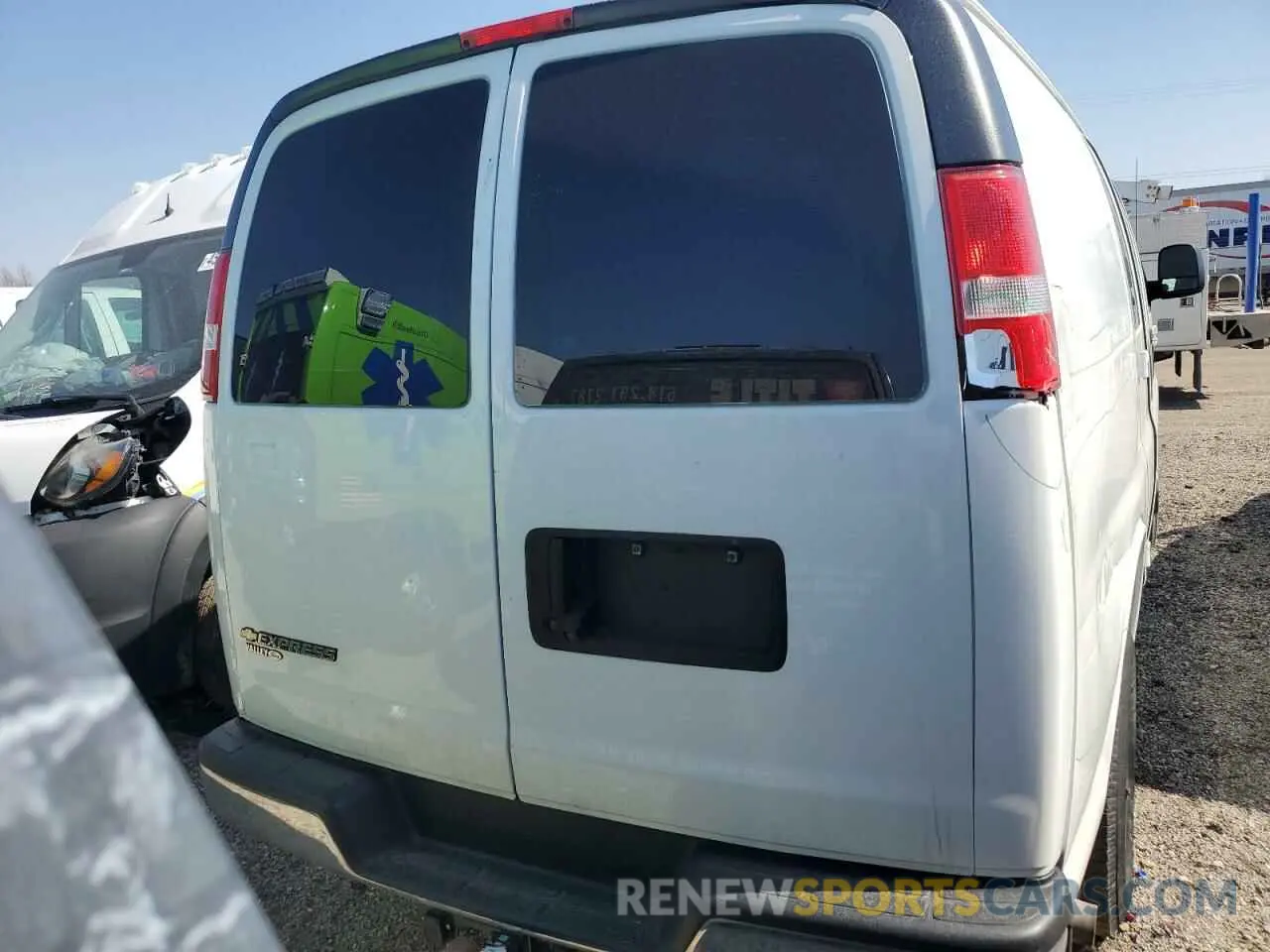6 Photograph of a damaged car 1GCWGAFG0L1181244 CHEVROLET EXPRESS 2020