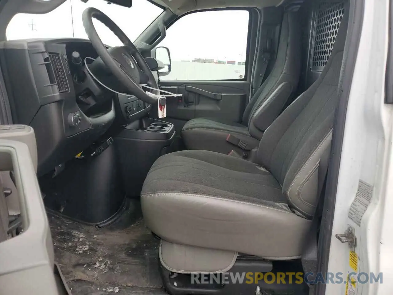 7 Photograph of a damaged car 1GCWGAFG0L1181244 CHEVROLET EXPRESS 2020