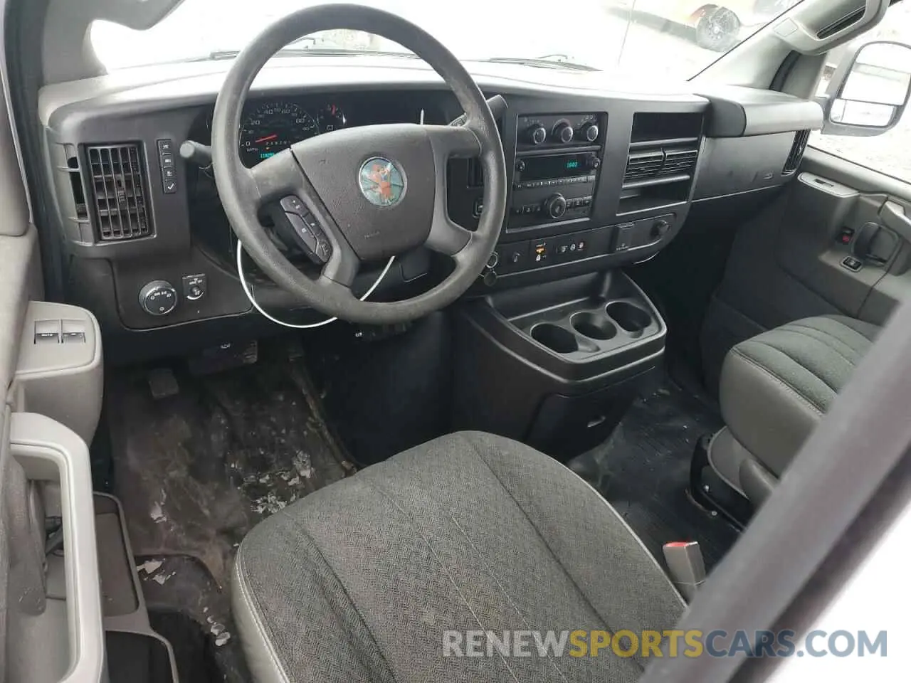 8 Photograph of a damaged car 1GCWGAFG0L1181244 CHEVROLET EXPRESS 2020