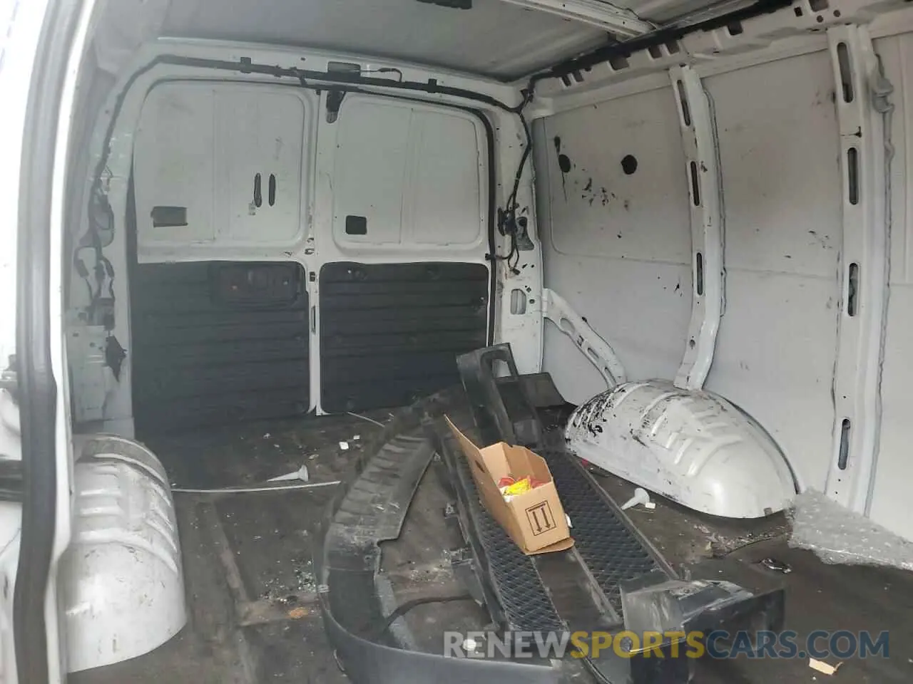 10 Photograph of a damaged car 1GCWGAFG3L1265011 CHEVROLET EXPRESS 2020