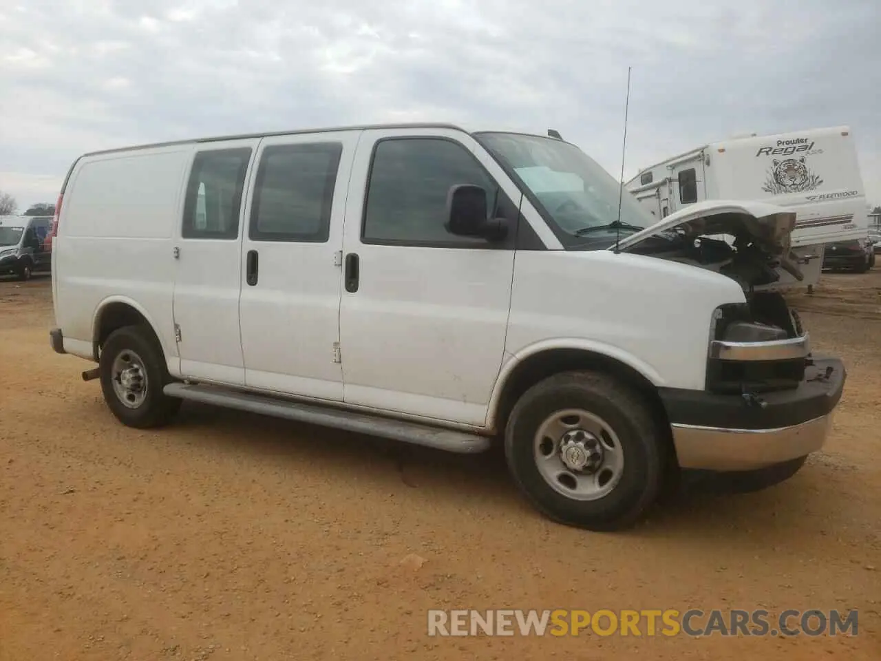 4 Photograph of a damaged car 1GCWGAFG8L1203183 CHEVROLET EXPRESS 2020