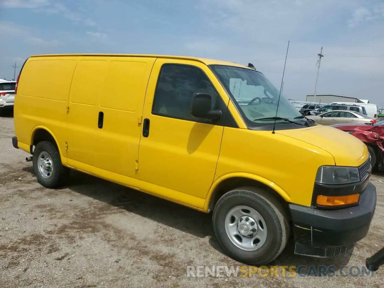 4 Photograph of a damaged car 1GCWGAFP3L1271813 CHEVROLET EXPRESS 2020