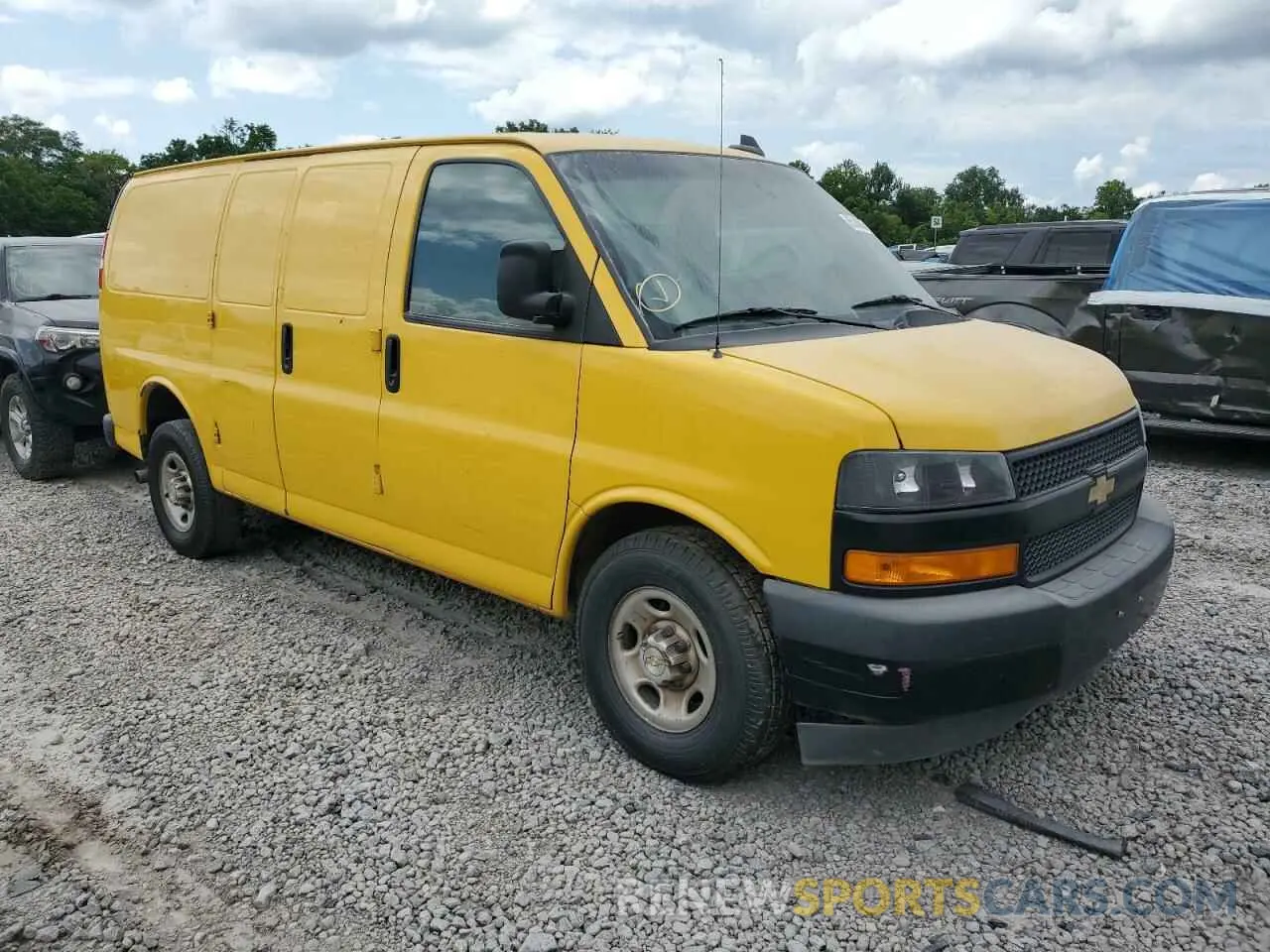 4 Photograph of a damaged car 1GCWGAFP5L1159031 CHEVROLET EXPRESS 2020