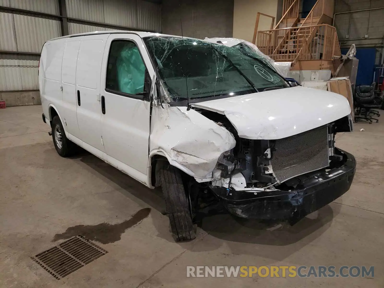 1 Photograph of a damaged car 1GCWGAFP6L1179269 CHEVROLET EXPRESS 2020