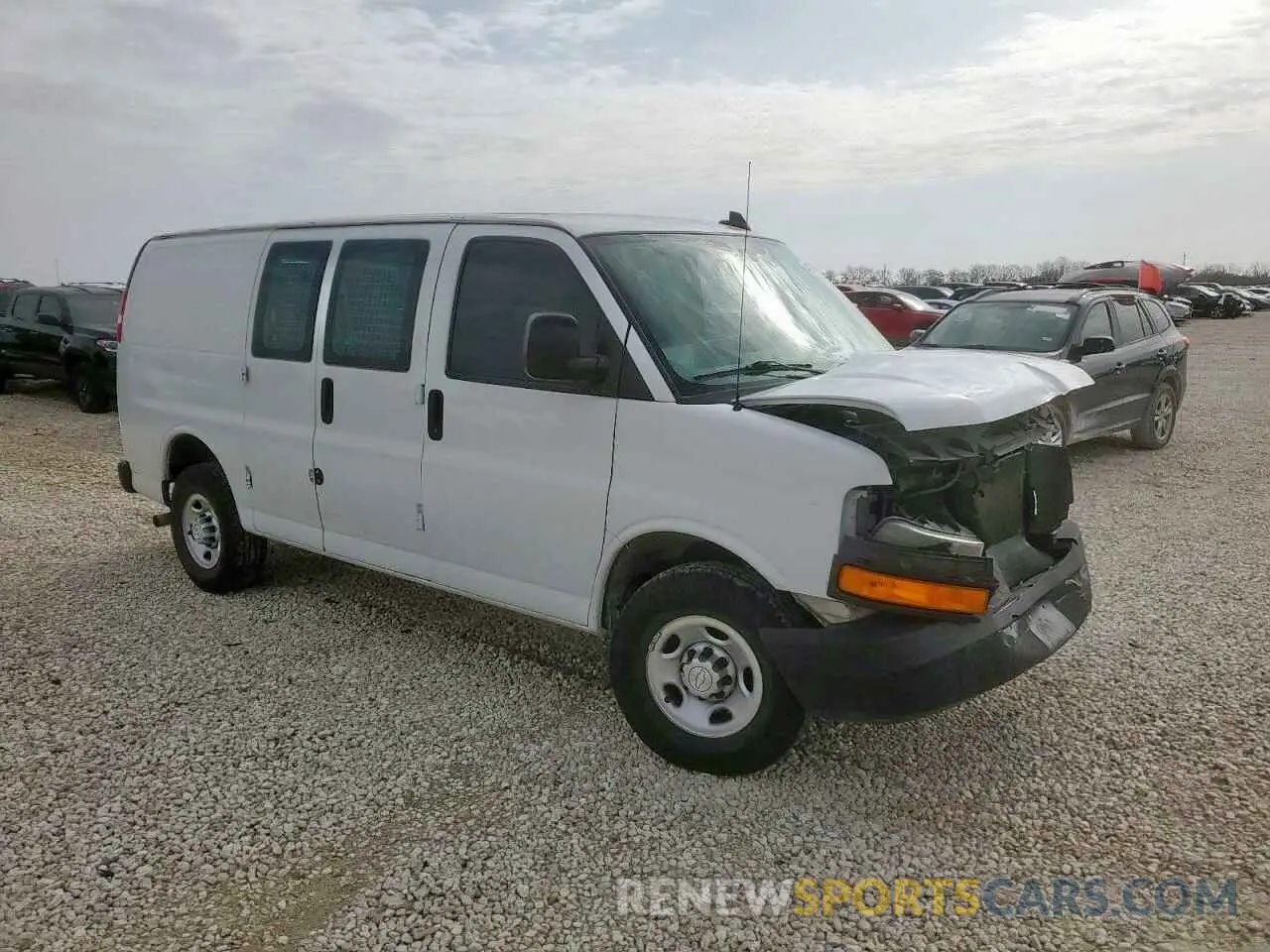 4 Photograph of a damaged car 1GCWGAFP7L1127228 CHEVROLET EXPRESS 2020