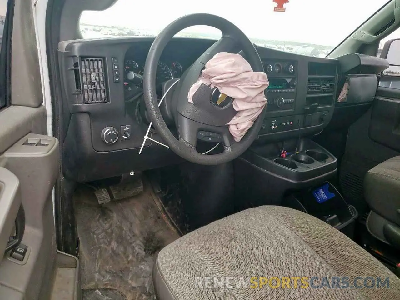 8 Photograph of a damaged car 1GCWGAFP7L1127228 CHEVROLET EXPRESS 2020