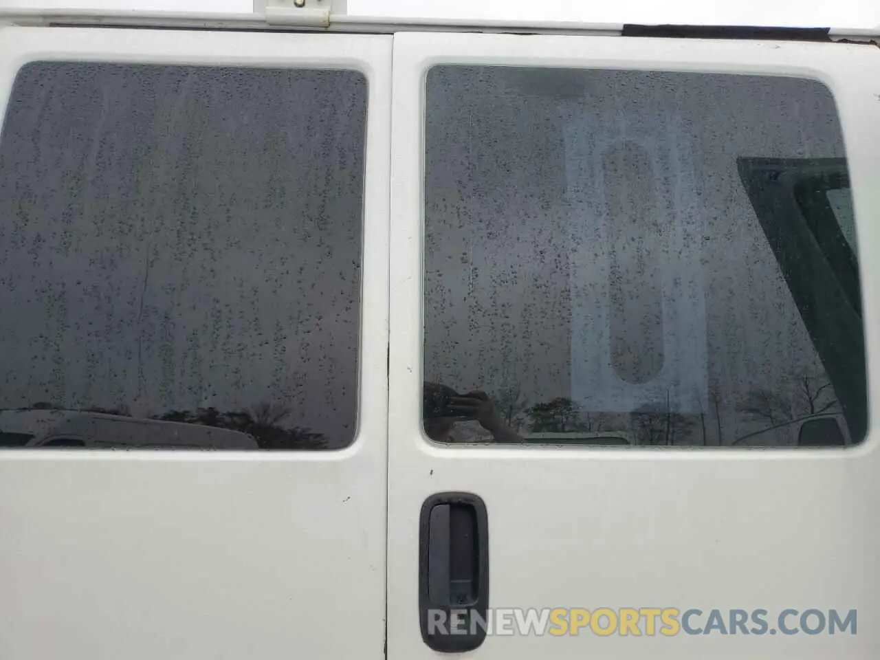 11 Photograph of a damaged car 1GCWGAFP7L1271104 CHEVROLET EXPRESS 2020