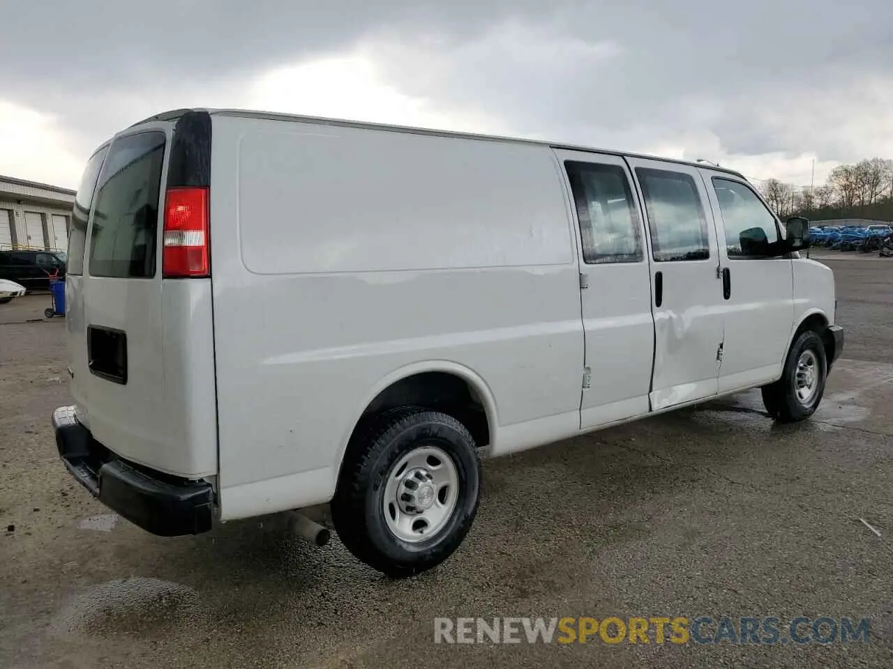 3 Photograph of a damaged car 1GCWGBFB5L1153692 CHEVROLET EXPRESS 2020