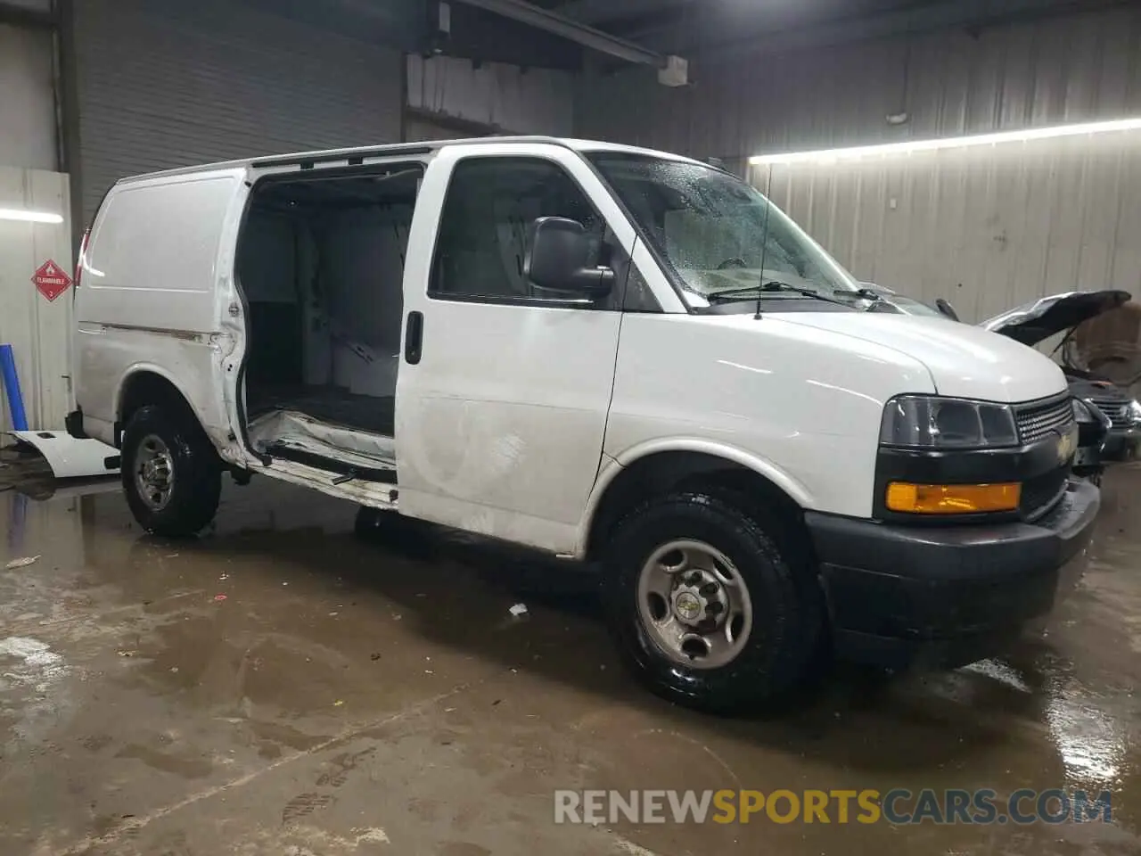 4 Photograph of a damaged car 1GCZGGFP7L1207127 CHEVROLET EXPRESS 2020