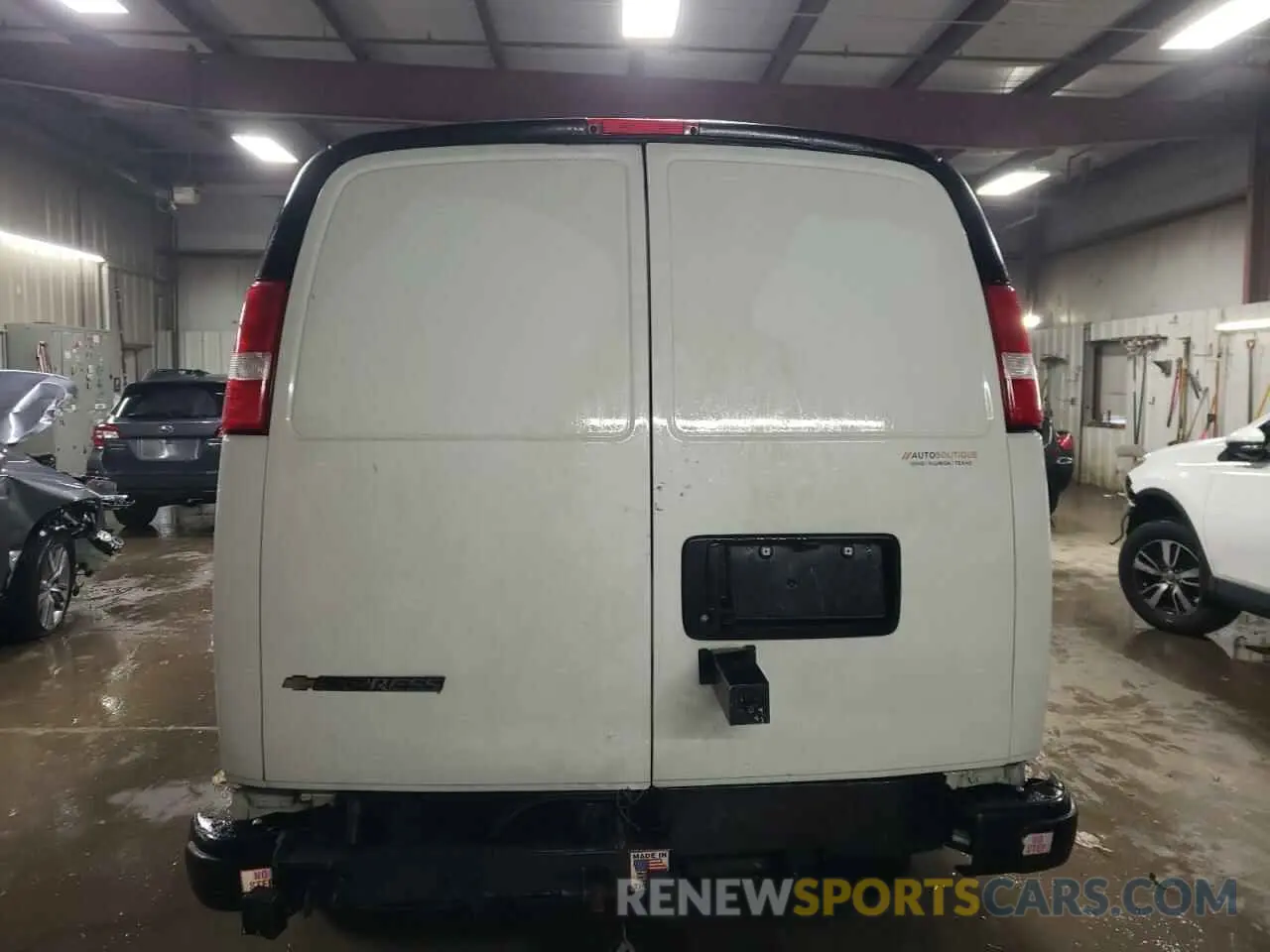 6 Photograph of a damaged car 1GCZGGFP7L1207127 CHEVROLET EXPRESS 2020