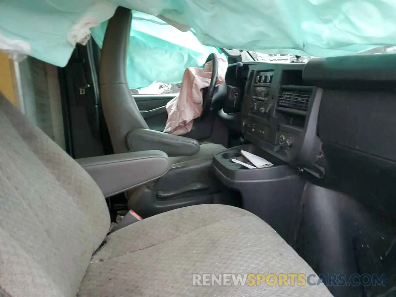 11 Photograph of a damaged car 1HA0GRFG8LN007771 CHEVROLET EXPRESS 2020