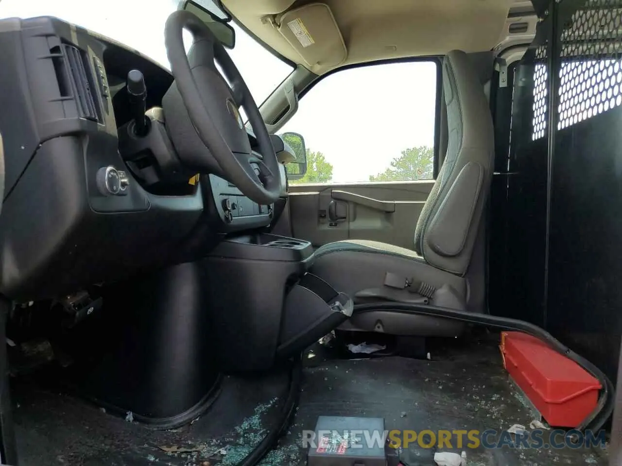 7 Photograph of a damaged car 1GCWGAF73M1226274 CHEVROLET EXPRESS 2021