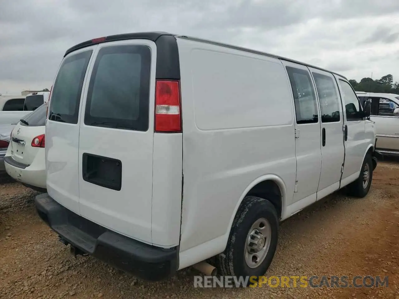 3 Photograph of a damaged car 1GCWGAF74M1156218 CHEVROLET EXPRESS 2021