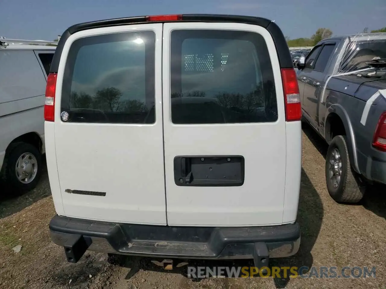 6 Photograph of a damaged car 1GCWGAF77M1311814 CHEVROLET EXPRESS 2021