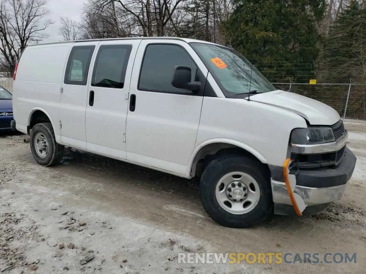 4 Photograph of a damaged car 1GCWGAFP1M1218139 CHEVROLET EXPRESS 2021
