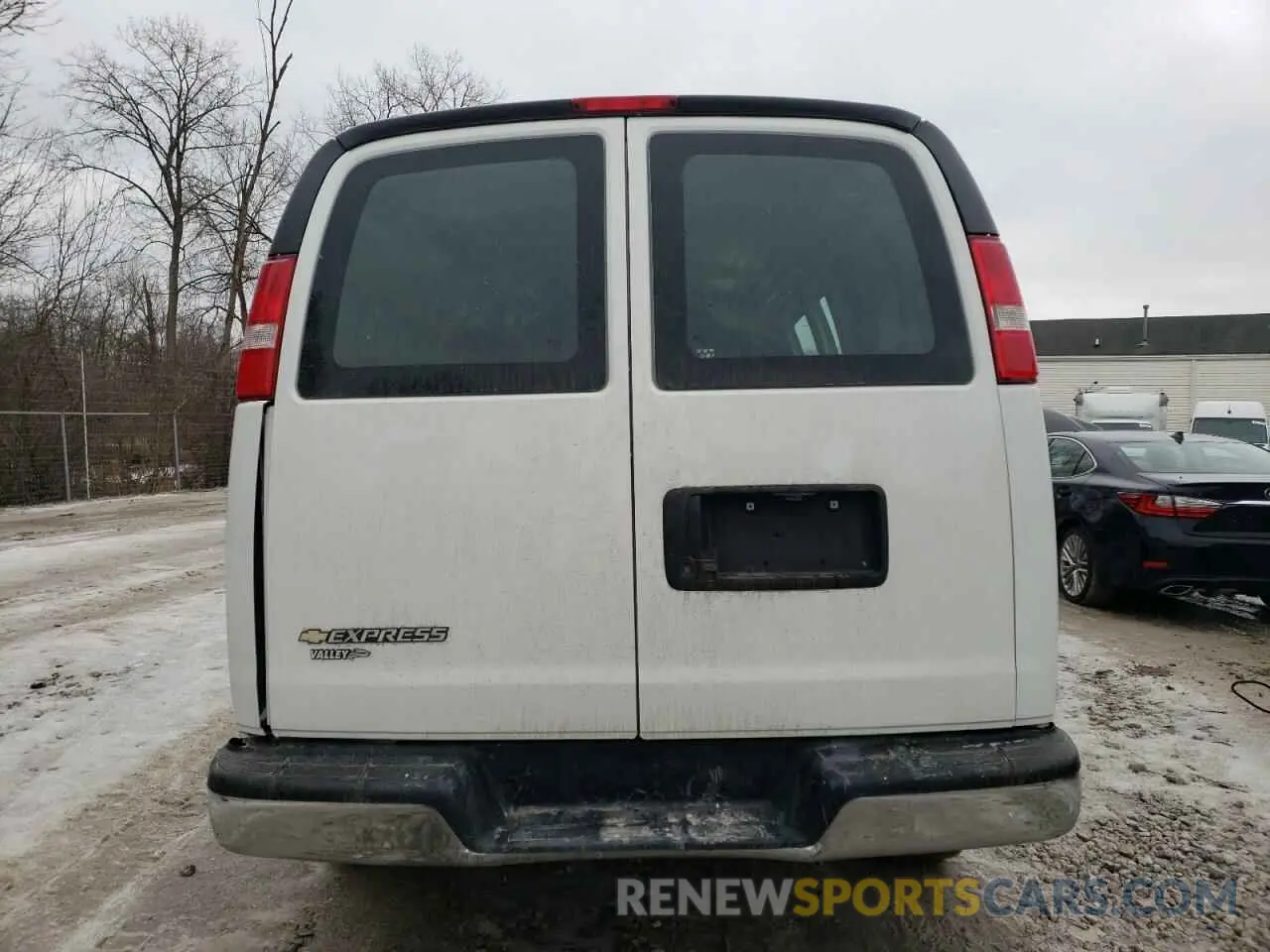 6 Photograph of a damaged car 1GCWGAFP1M1218139 CHEVROLET EXPRESS 2021