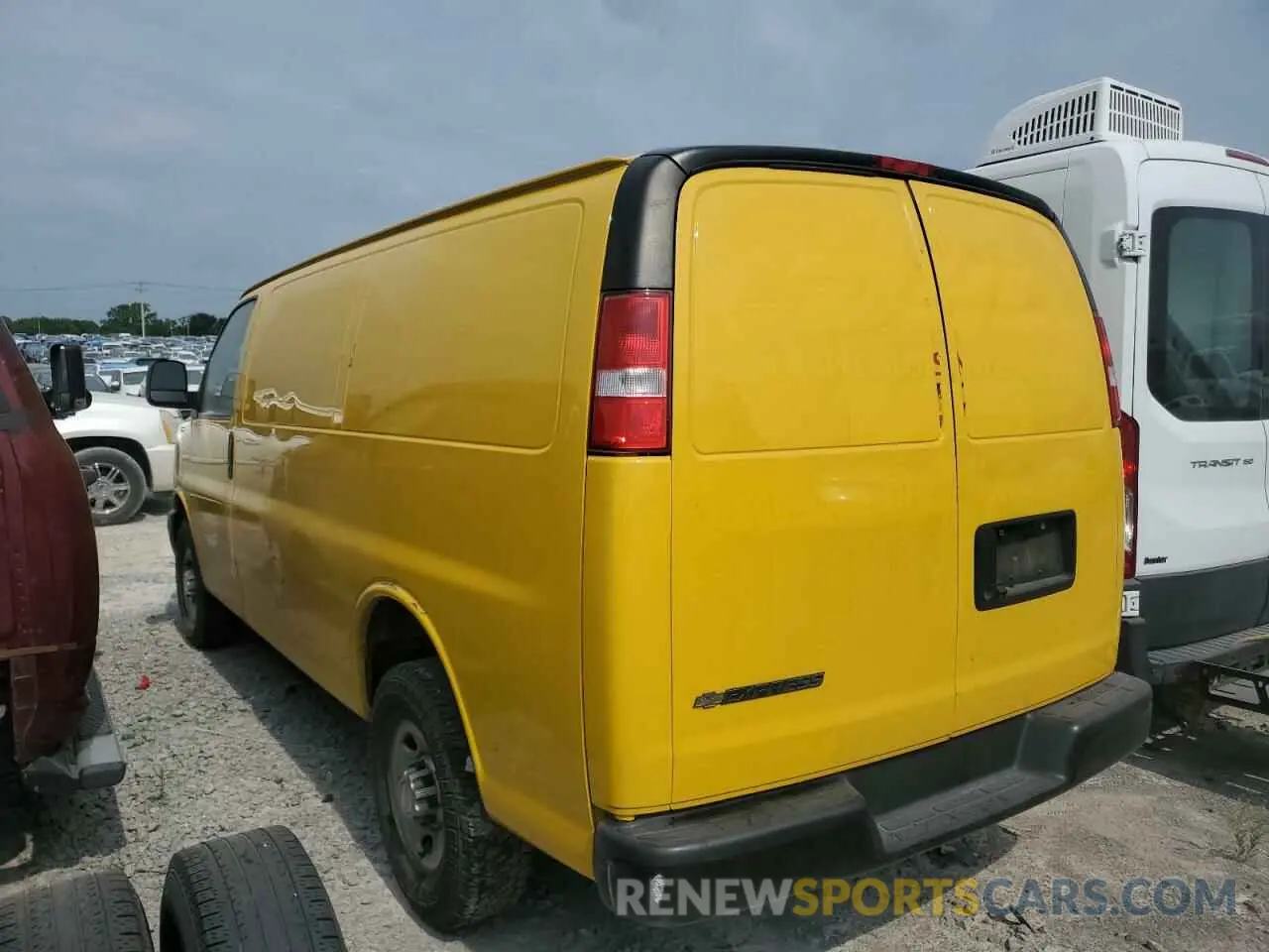 2 Photograph of a damaged car 1GCWGAFP2M1175043 CHEVROLET EXPRESS 2021