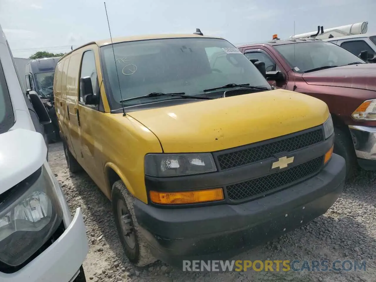 4 Photograph of a damaged car 1GCWGAFP2M1175043 CHEVROLET EXPRESS 2021