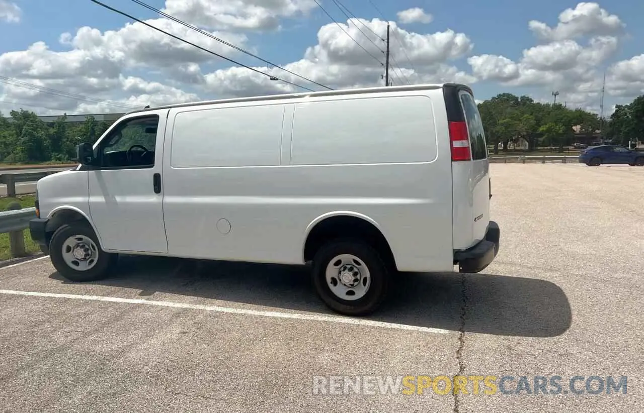 3 Photograph of a damaged car 1GCWGAFP2M1267284 CHEVROLET EXPRESS 2021