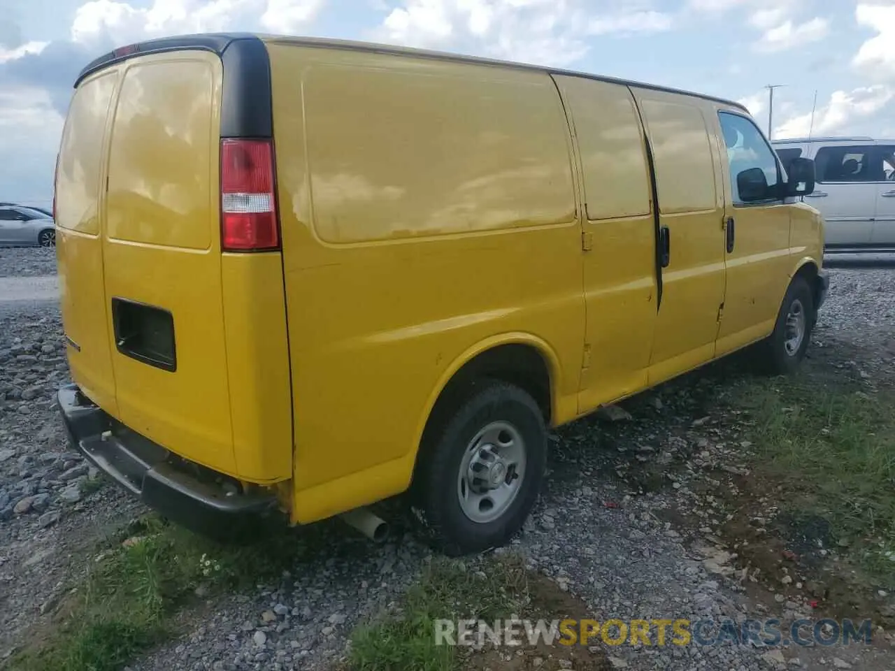 3 Photograph of a damaged car 1GCWGAFP4M1173729 CHEVROLET EXPRESS 2021