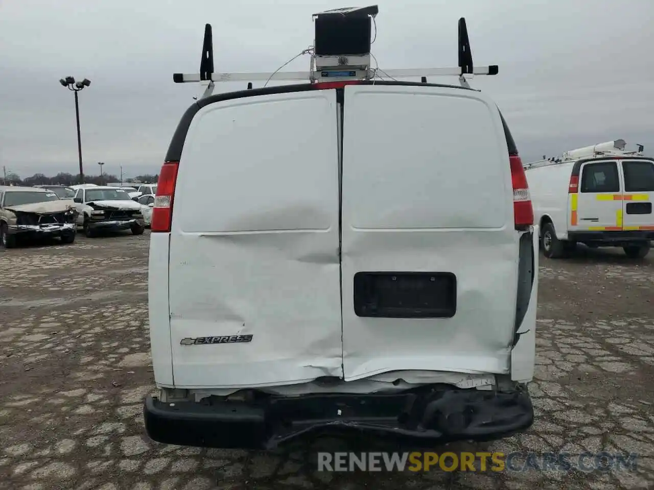 6 Photograph of a damaged car 1GCWGAFP5M1200324 CHEVROLET EXPRESS 2021