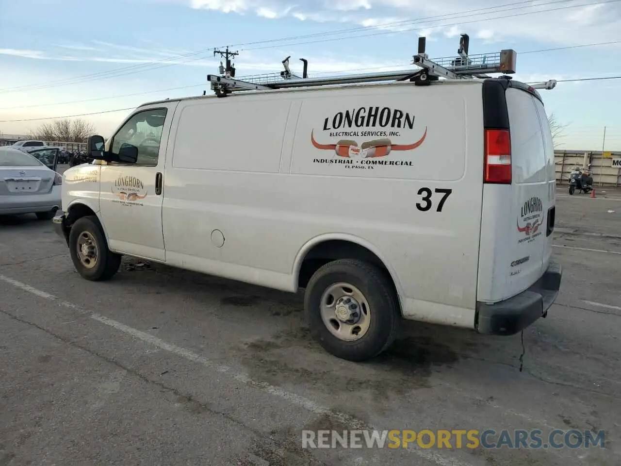 2 Photograph of a damaged car 1GCWGAFP5M1251810 CHEVROLET EXPRESS 2021