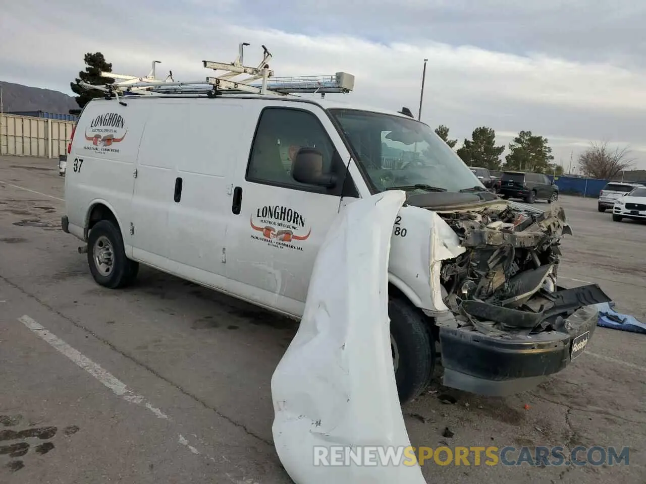 4 Photograph of a damaged car 1GCWGAFP5M1251810 CHEVROLET EXPRESS 2021